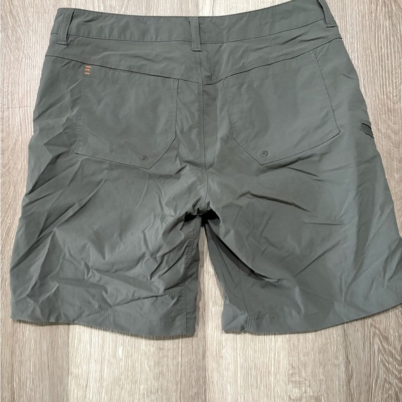 Orvis  Olive Cargo Shorts - Picture 4 of 4